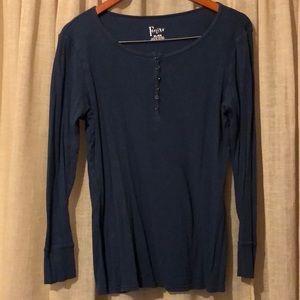 ❌SOLD❌ Felina Blue Crewneck Long Sleeve Button Top